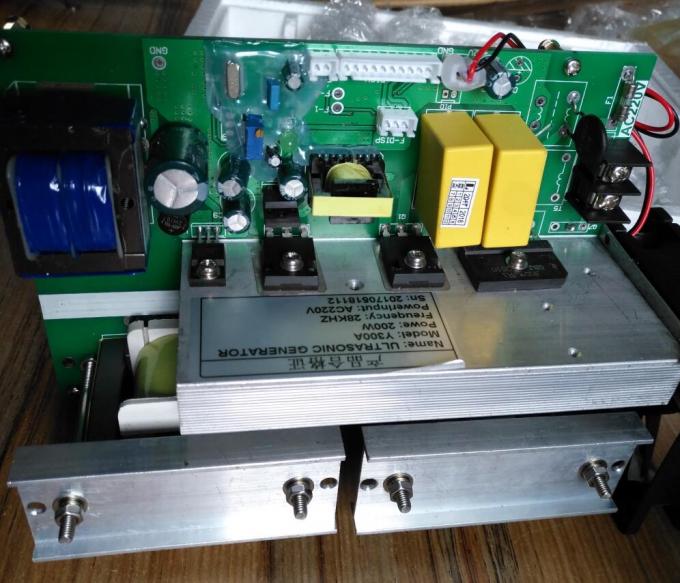 팬 몰기 변형기를 가진 200W 28k 초음파 빈도 발전기